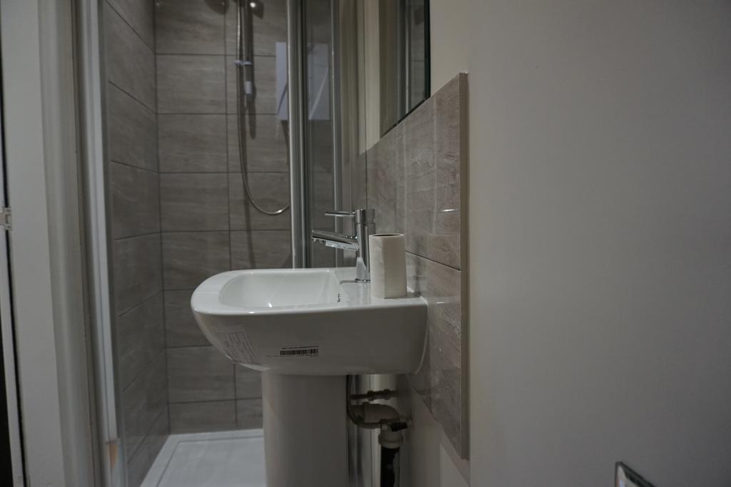 Town Centre Apartments Dewsbury Exterior photo